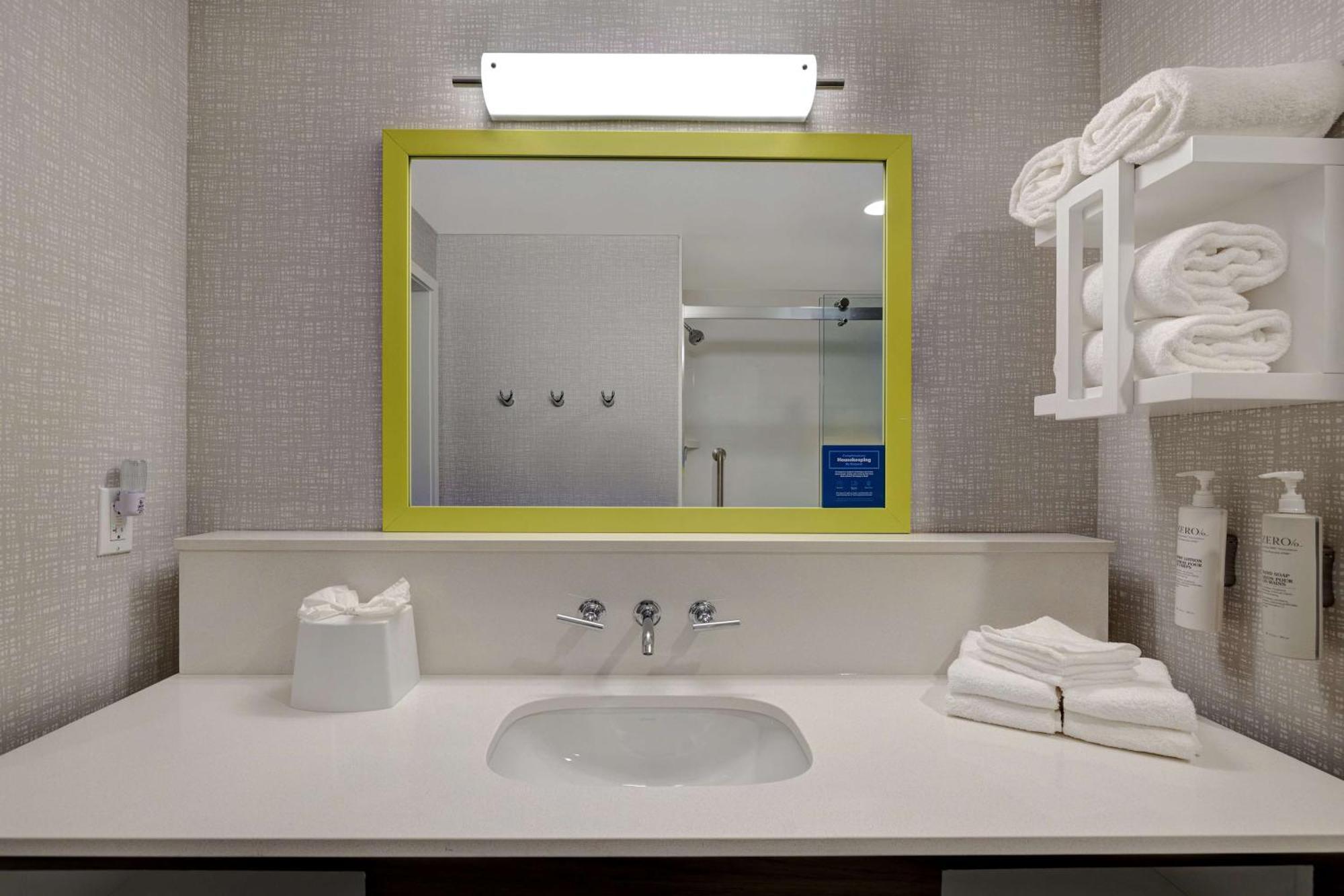 Hampton & Hotel 3*